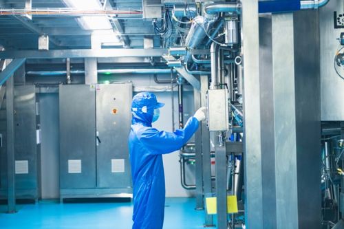 國(guó)貨美妝加速智變 珀萊雅與蘭樹(shù)股份榮登2023年浙江省智能工廠供應(yīng)鏈管理榜單